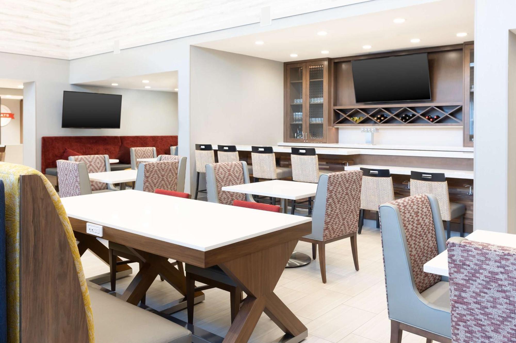 Hampton Inn & Suites Santa Rosa Sonoma Wine Country Екстер'єр фото
